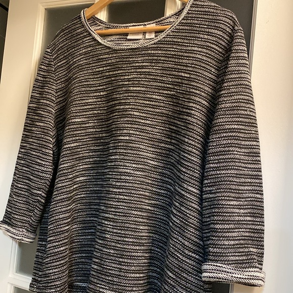 Chico’s light sweater - Picture 2 of 5